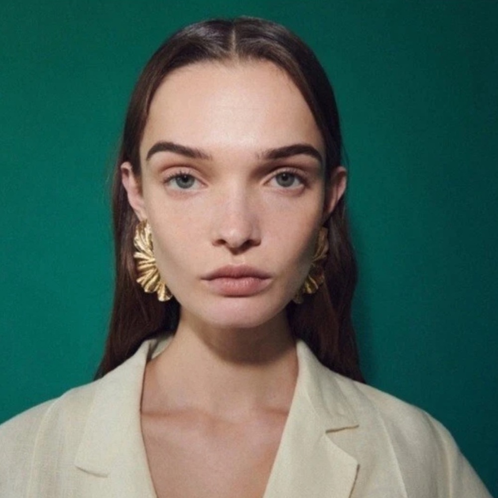 Gold “Leaf” Earrings - deco